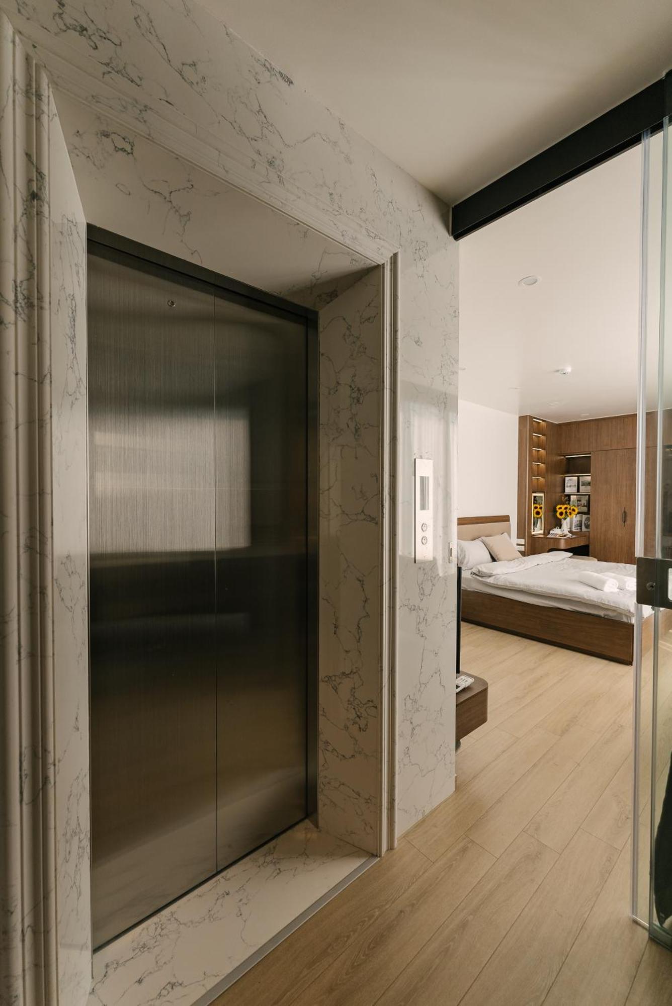 Crescendo Stylist Lakeview Apartment *