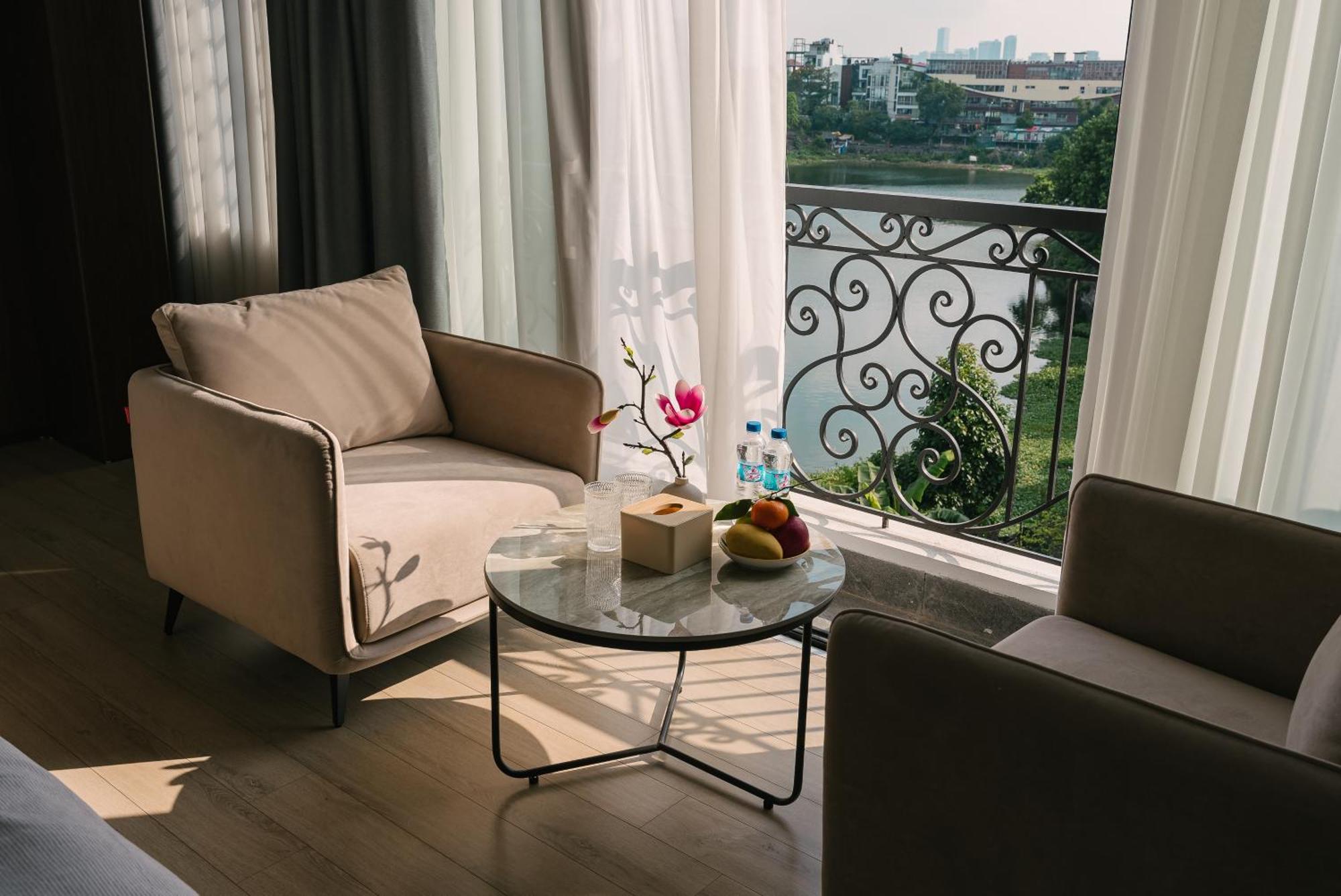 Apartment Crescendo Stylist Lakeview