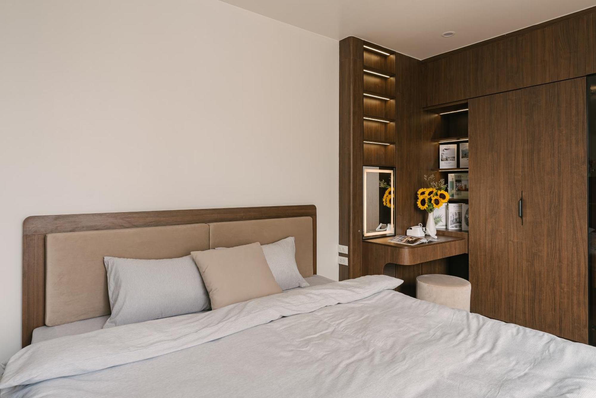 Crescendo Stylist Lakeview Apartment *