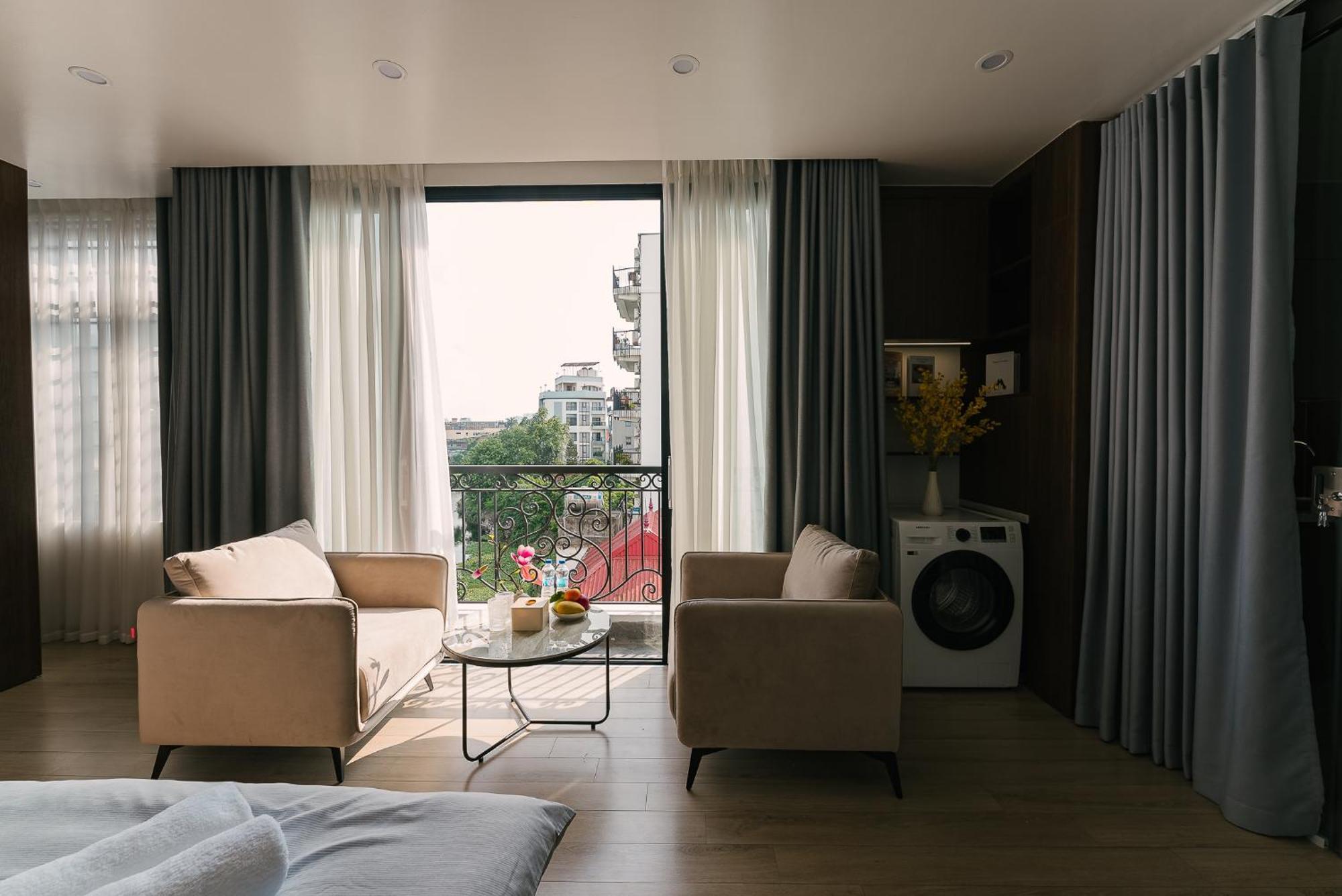 Crescendo Stylist Lakeview Apartment Hanoi