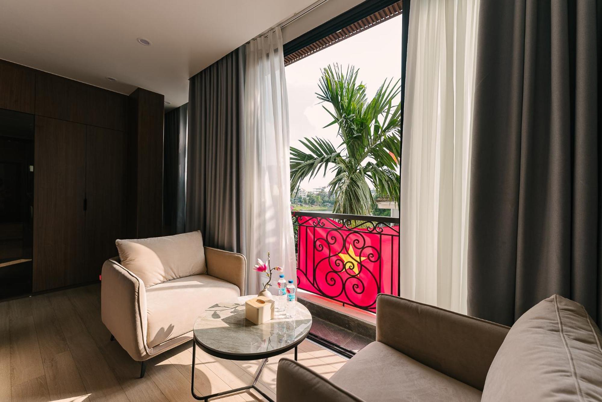 Crescendo Stylist Lakeview Apartment Hanoi