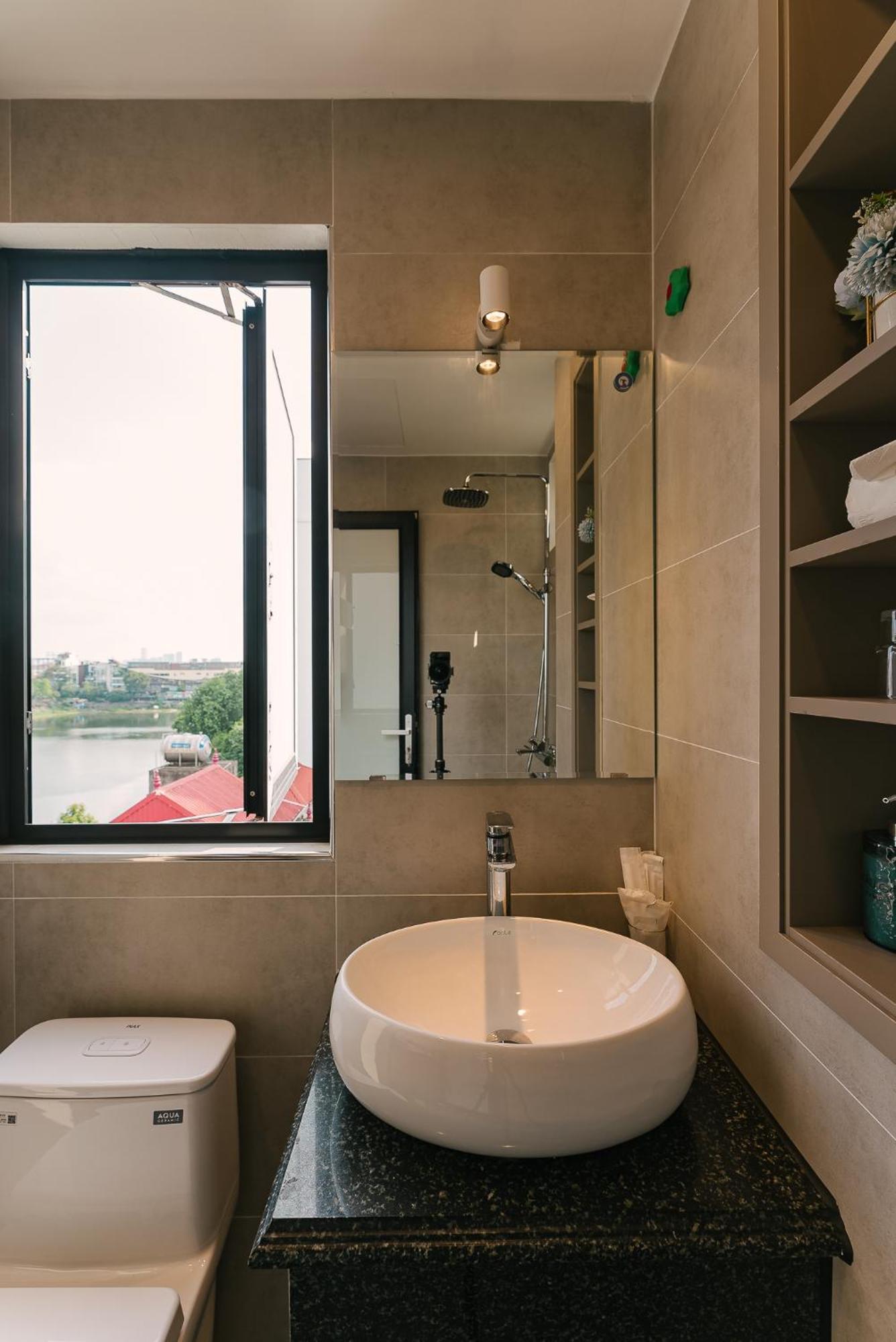 Crescendo Stylist Lakeview Apartment *